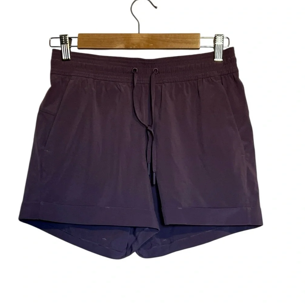 Lululemon spring break away shorts size 6